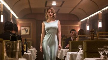 The dress of Madeleine Swann in the train in Spectrum