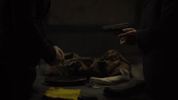 The bag J. Crew M (Ralph Fiennes) and James Bond (Daniel Craig) in Spectrum