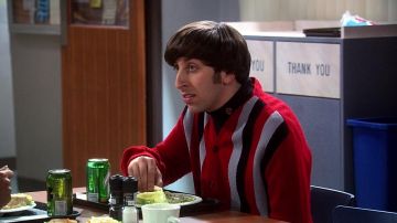 Le gilet ample rayé de Howard Wolowitz (Simon Helberg) dans The Big Bang Theory