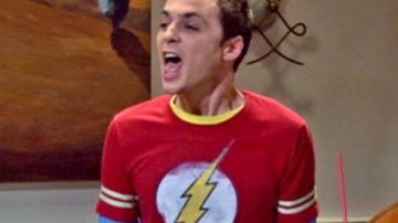 The t-shirt the Flash Sheldon Cooper in The Big Bang Theory