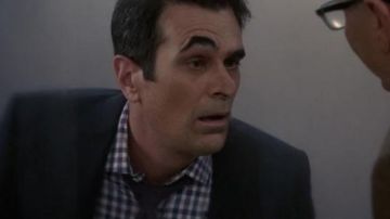 La chemise de Phil Dunphy (Ty Burrell) dans Modern Family