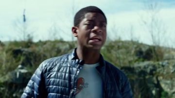 Le t-shirt "Happy Hot Dog" de Billy Cranston / Blue Ranger (RJ Cyler) dans Power Rangers