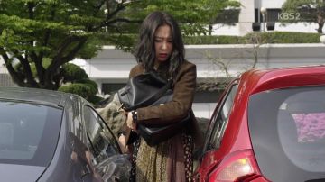 Bolso negro de Ralph Lauren de Tak Ye-Jin en 프로듀사 ep.1