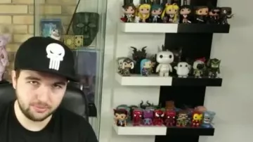 Funko Pop Ashe view in I - BigFlo & Oli (critical) (Linksthesun)