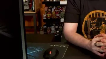 Funko Pop John Cena view in Polisse (poliss) - 50/50 (critical) (Linksthesun)