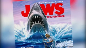 The DVD of Jaws 4 The Revenge in the YouTube video of The 20 worst horror movies of LinksTheSun