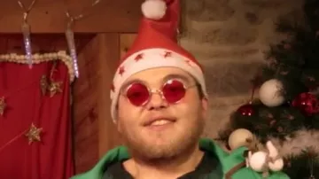 Gafas redondas con lentes rojas en el vídeo de YouTube de Linksthesun Le Point - Diciembre 2016