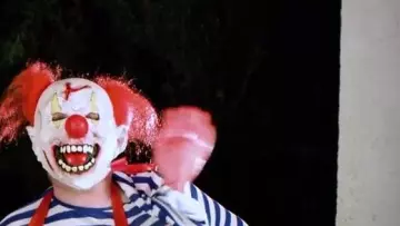 Máscara de payaso vista en Le Point - Octubre 2017 por Linksthesun