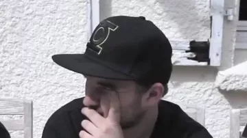 Cap, Green Lantern black view in Is that you love me - Maître Gims (critique) REUPLOAD (Linksthesun)