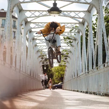 Les lunettes de soleil rondes noires Carrera de Matthias Dandois sur Instagram