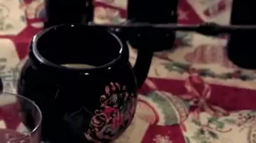 The cup cauldron Harry Potter seen in the kitchen of the Bièraubeurre of Harry Potter ! of Linksthesuun