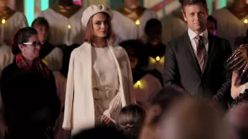 Cristal Flores Carrington (Nathalie Kelley) Blanc Dentelle garni chemisier en crêpe de la Dynastie S01E08