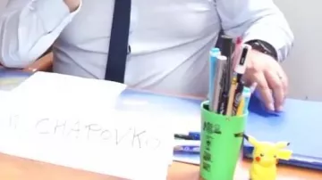 Figura de pikachu vista en Madame Pavoshko - Black M (revisión) (versión de respeto) por Linksthesun