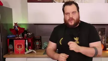 Le carnet Tablette Sheika de Gastronogeek (Thibaud Villanova) dans sa video "recette Wakfu- La blanquette d'Alibert"