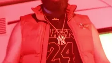 Collar NY visto en Las nuevas aventuras de Aladdin - 50/50 (revisión) por Linksthesun