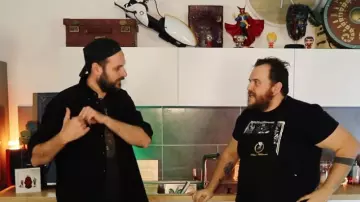 The replica of the Handheld Portal Device Gastronogeek (Thibaud Villanova) in his video "Recipe Batman The Defi - The Vichyssoise"