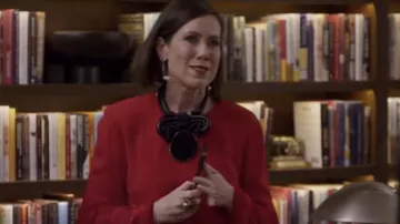 The red dress with long sleeves by Diana Trout (Miriam Shor) in Younger S05E01