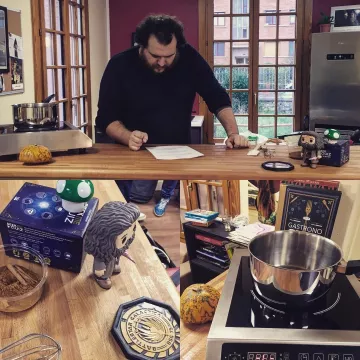 The Under Glass Battlestar Galactica of Gastronogeek (Thibaud Villanova) on Instagram