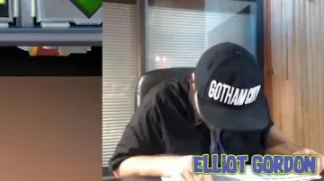 Gotham City Cap visto en Keep Talking and Nobody Explodes (Links y Jeremy) - Episodio 3.1 "It Gets Difficult" (Linksthesun)