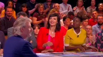 Camiseta sin mangas de flores festoneadas de Géraldine Maillet en #TPMP Touche pas à mon poste del 11/06/2018