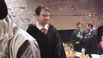 Tie harry potter apareció en el video de linksthesun "Vlog - On the set of the Attic Player!"