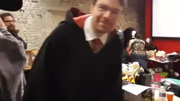 Cosplay de Harry Potter en el video de linksthesun "Vlog - On the set of the Attic Player!"