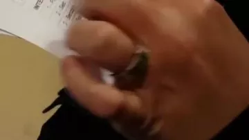 Anillo de Tardis del video de Linksthesun "Vlog - On the set of the Attic Player!"