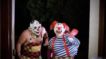 Máscara de payaso asesino de Halloween vista en The Point - octubre de 2017 (Linksthesun)