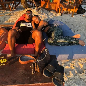 The flip flops Valentino Leigh-Anne Pinnock (Little mix) on his account Instagram