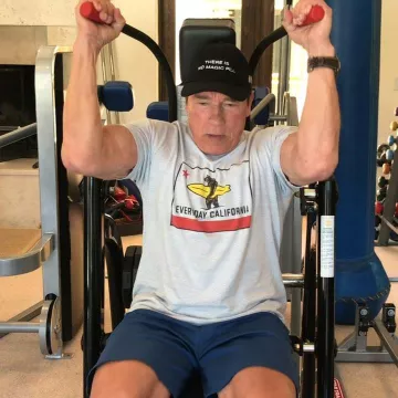 Le t-shirt Everyday California de Arnold Schwarzenegger sur son compte Instagram