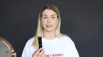 Le Mascara Terrybly Waterproof Terry de Enjoy Phoenix testé dans sa vidéo "Je teste les pires produits Séphora"