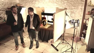 Proyector de luz de estudio continuo visto en The Green Line - 50/50 (revisión) (Linksthesun)