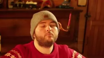 Beanie grey seen in The Green Line - 50/50 (critical) (Linksthesun)