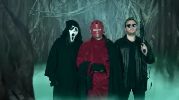 Disfraz de Ghostface para adultos visto en I Am - BigFlo & Oli (revisión) (Linksthesun)