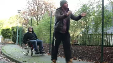 Pantalon noir Ssics vu dans Je suis - BigFlo & Oli (critique) (Linksthesun)