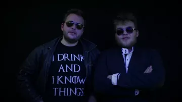 Gafas de sol de ojo de gato vistas en Le Point - Noviembre 2016 (Linksthesun)