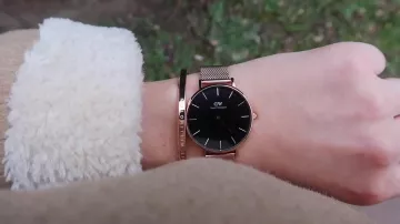 Watch Wellington Enjoy Phoenix in her Video GRWM winter