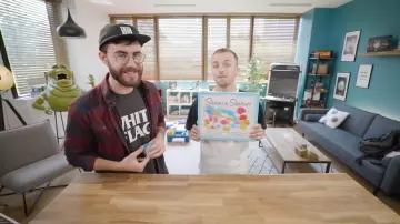 Kit de jabones y aromas de Distrifun en el video conjunto de Squeezie y Cyprien (Bigorneaux & Coquillages)
