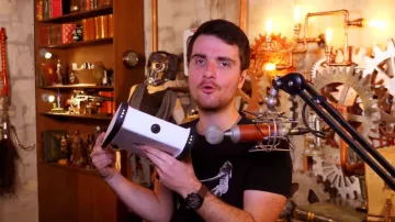 The drone submarine OpenROV Trident presented by Amixem in his video "This object will revolutionize Youtube !"