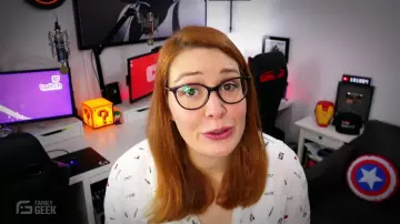 The cushion Captain america in the youtube video 3 all-new minifigures funko pop horror, Family Geeky