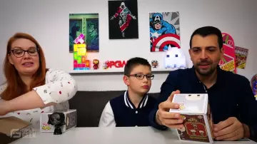 The lamp tetris 3D can be edited in the youtube video 3 all-new minifigures funko pop horror, Family Geeky