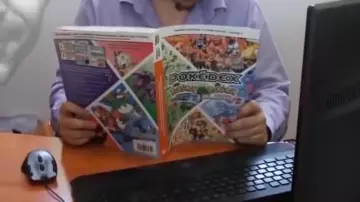 Livre Guide officiel Pokédex : Volume 2 (version Noire/Blanche 2) vu dans Bella - Maître Gims (critique) (Linksthesun)