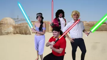 Disfraz de Capitán Garfio visto en Disney Songs (crítica) (Linksthesun)