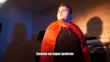 Capa roja de superhéroe vista en Magic in the air - Magic System (revisión) (Linksthesun)