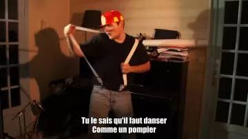 Correas de pantalón blancos vistas en Magic in the air - Magic System (revisión) (Linksthesun)