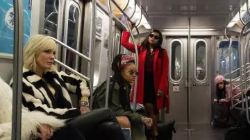 Les lunettes de soleil Gucci d'Amita (Mindy Kaling) dans Ocean's 8