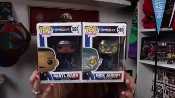 La figura funko pop de Daryl Ward en el video de youtube Haul nyc con direcciones y sorpresa de Fancy Fanny