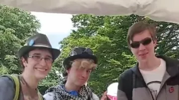 Gafas steampunk en el vídeo de LInksthesun Vlog - LinksTheSun en Geek Faëries 2017