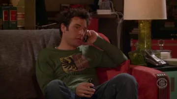 The long sleeve t-shirt with crest Geneva Ted Mosby (Josh Radnor) in How I Met Your Mother S03E15
