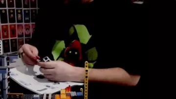 T-shirt recycle your droids in the video linksthesun The Mine Minecraft Lego (presentation of the Advent Calendar)